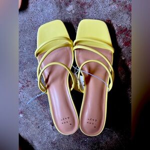 Strappy Yellow block heel sandal sz 10
